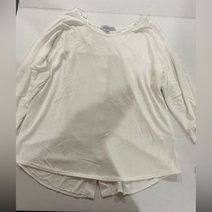 Green Envelope Women white blouse with button detail on back size m